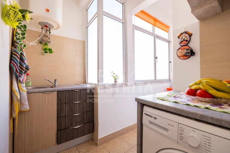 Apartamento T3 para Venda em Campo de Ourique Foto 2