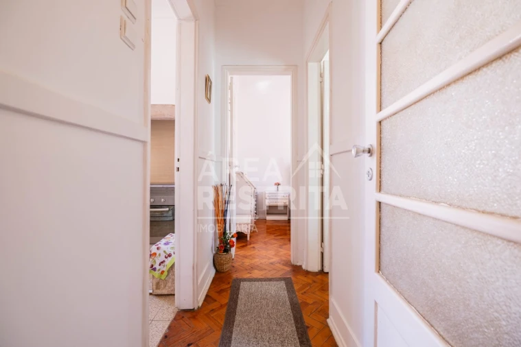 Apartamento T3 para Venda em Campo de Ourique Foto 5