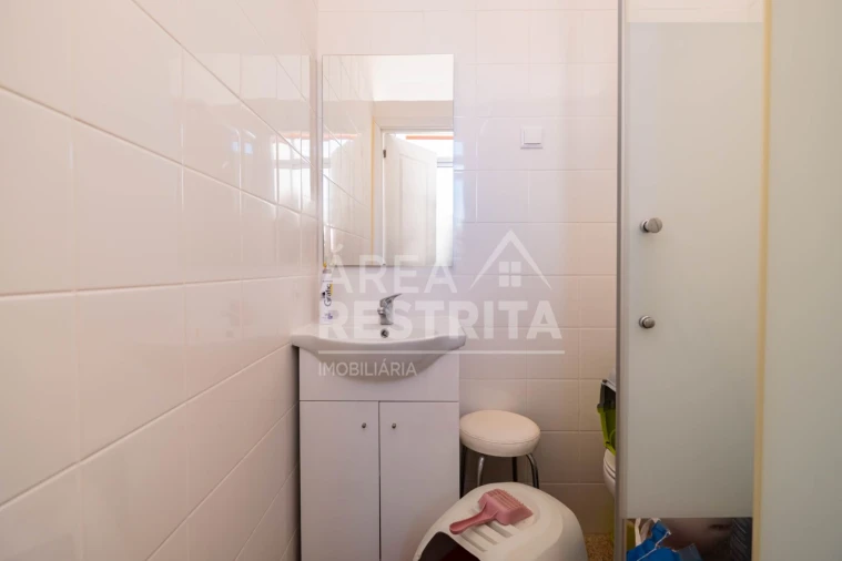 Apartamento T3 para Venda em Campo de Ourique Foto 9