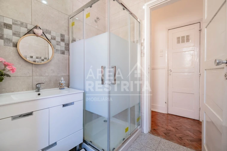 Apartamento T3 para Venda em Campo de Ourique Foto 28