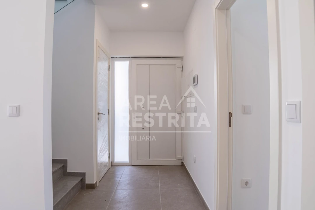 Moradia T2 para Venda em Freiria Foto 11