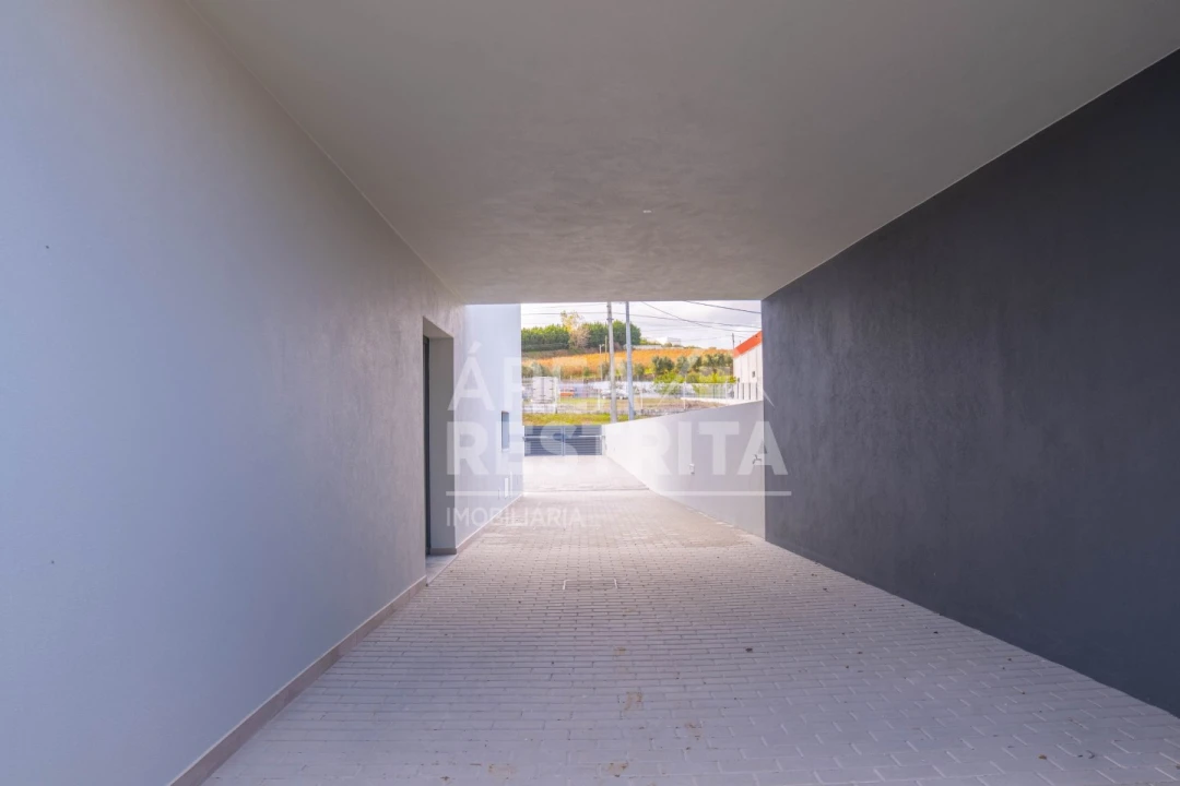 Moradia T2 para Venda em Freiria Foto 38