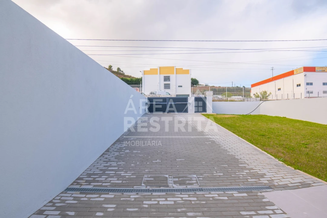 Moradia T2 para Venda em Freiria Foto 40