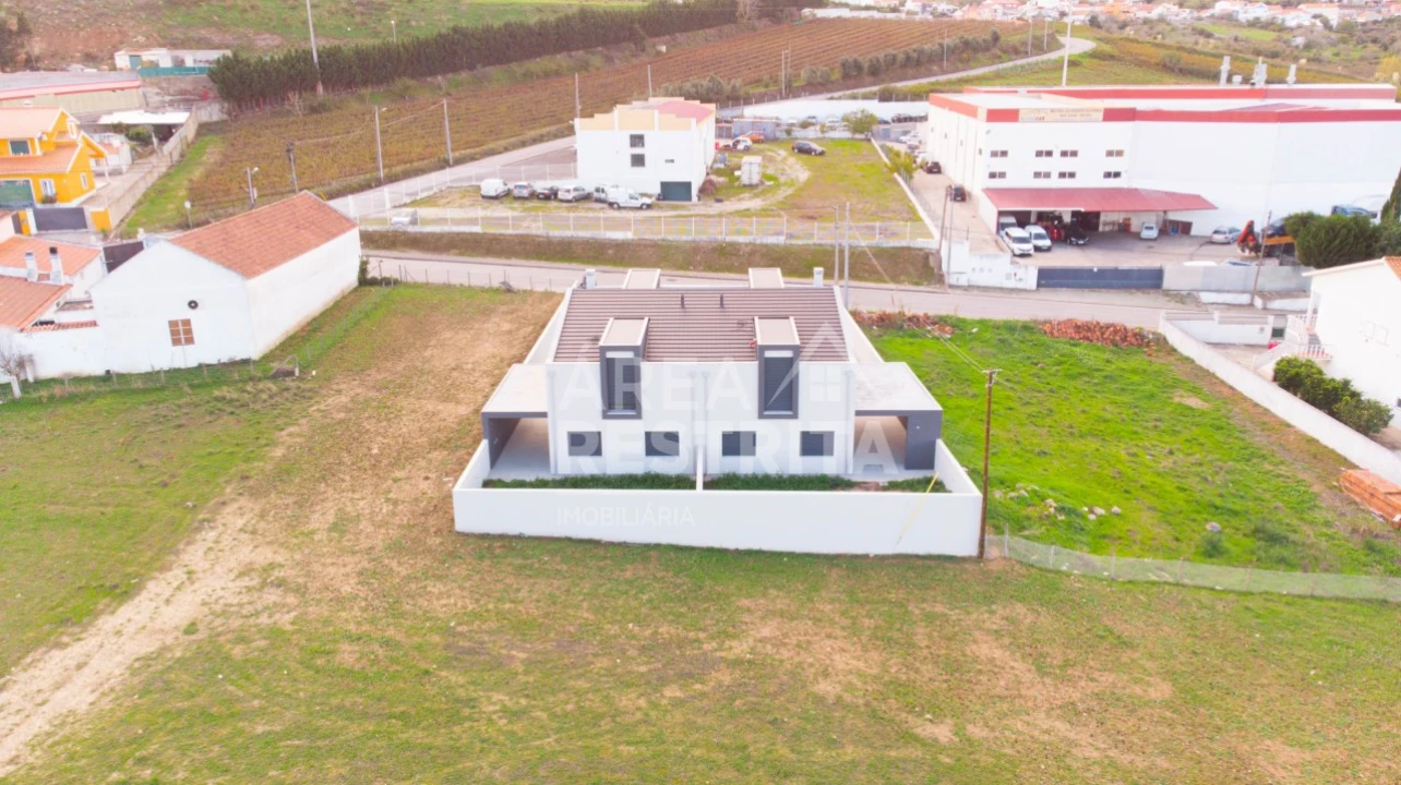 Moradia T2 para Venda em Freiria Foto 45