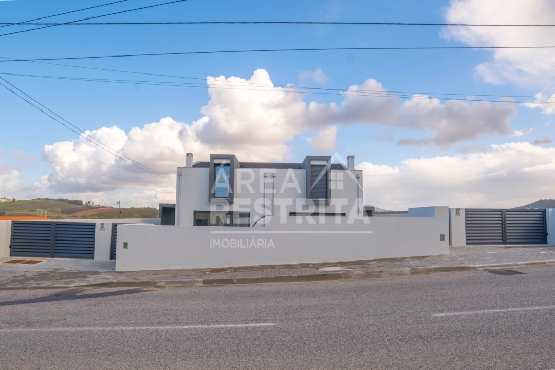 Moradia T2 para Venda em Freiria Foto 50