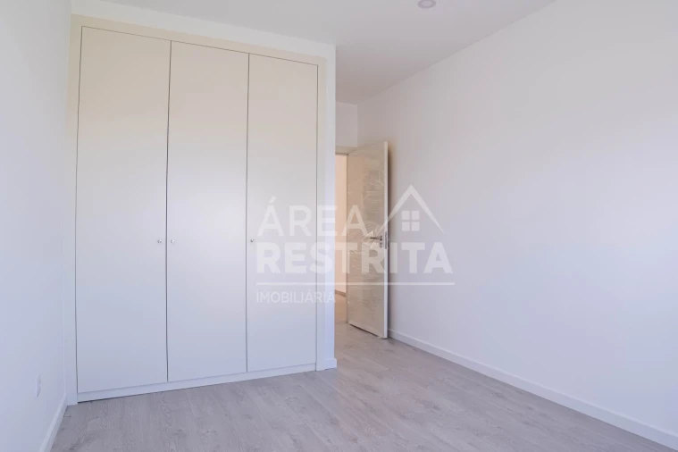 Moradia T2 para Venda em Freiria Foto 18