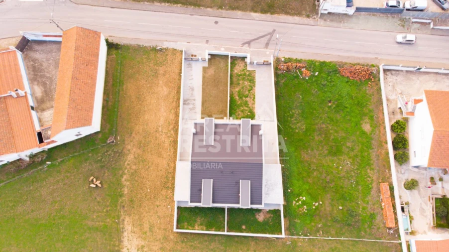 Moradia T2 para Venda em Freiria Foto 47