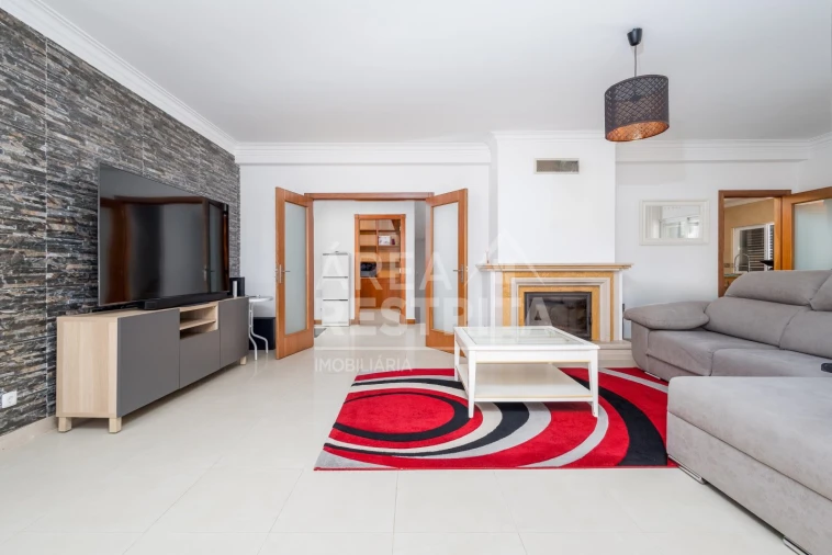 Moradia T5 para Venda em Gambia-Pontes-Alto da Guerra Foto 10