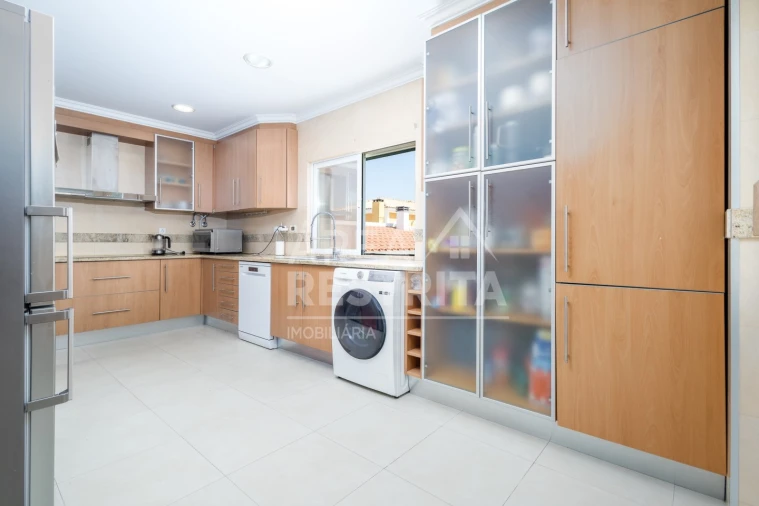 Moradia T5 para Venda em Gambia-Pontes-Alto da Guerra Foto 15