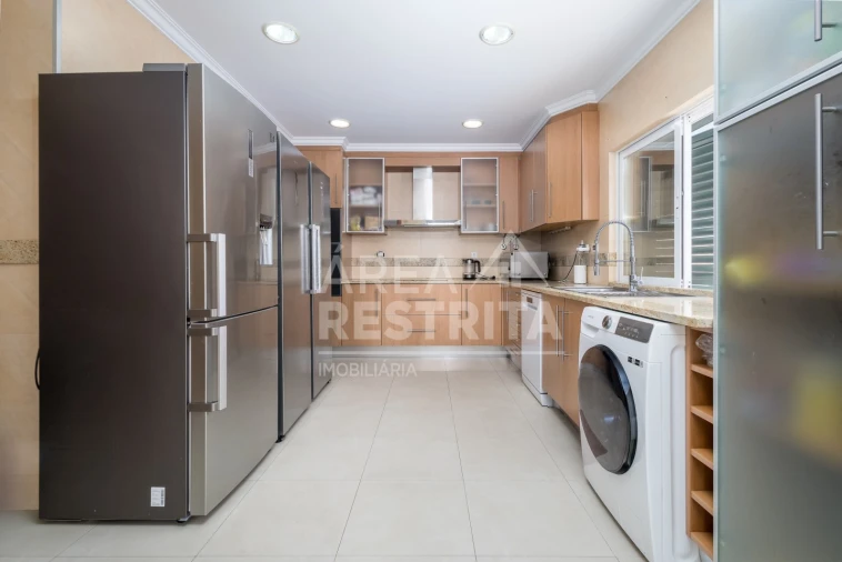 Moradia T5 para Venda em Gambia-Pontes-Alto da Guerra Foto 16