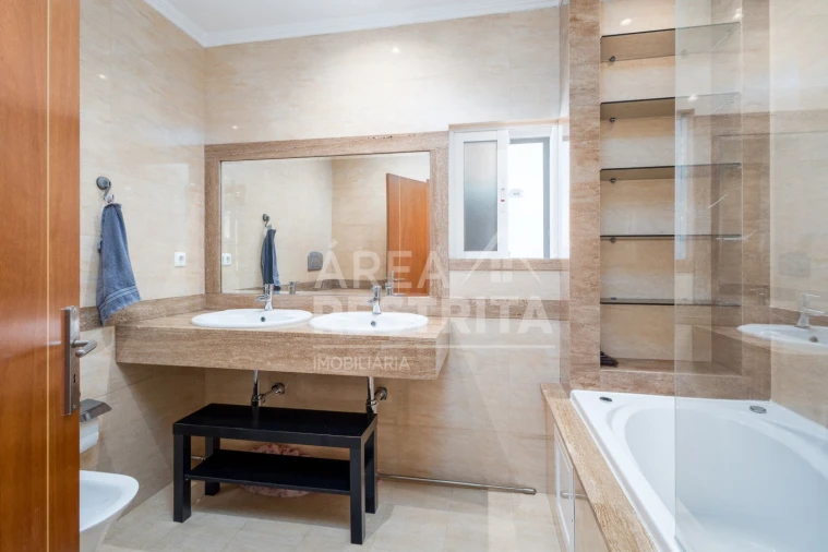 Moradia T5 para Venda em Gambia-Pontes-Alto da Guerra Foto 31