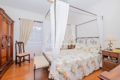 Moradia T7 para Venda em Azeitão (São Lourenço e São Simão)