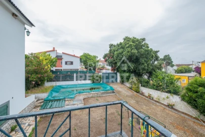 Moradia T7 para Venda em Azeitão (São Lourenço e São Simão)