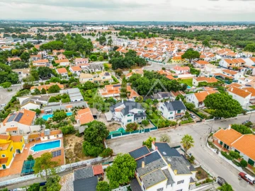 Moradia T7 para Venda em Azeitão (São Lourenço e São Simão)