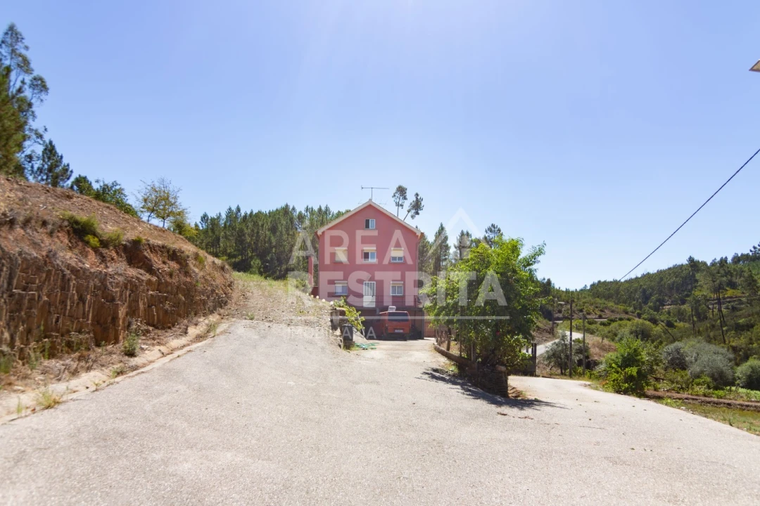 Moradia T6 para Venda em Cambas Foto 13