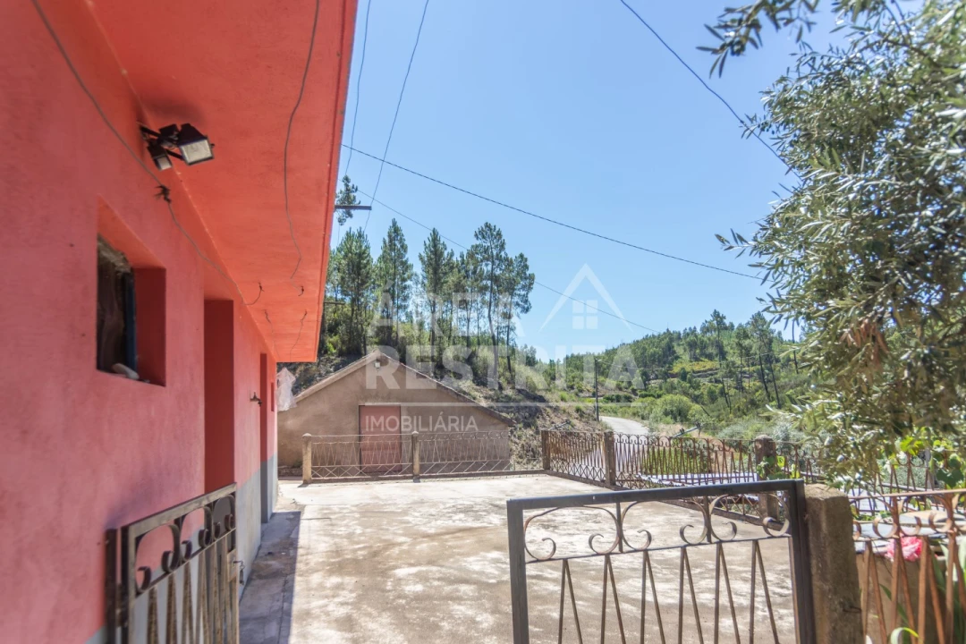 Moradia T6 para Venda em Cambas Foto 16