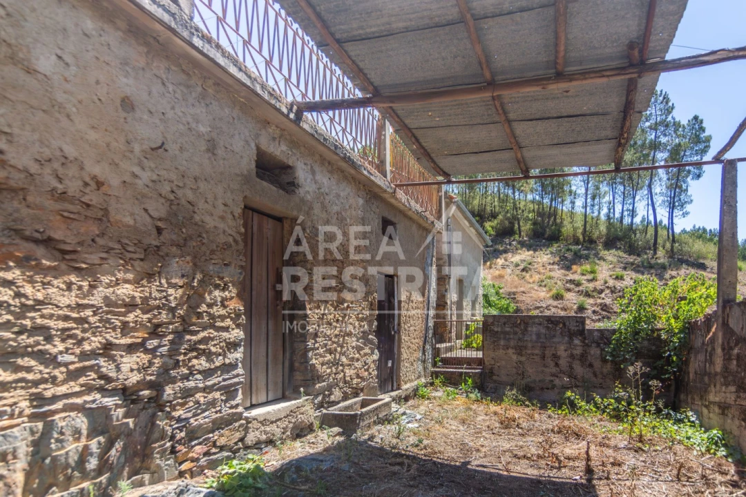 Moradia T6 para Venda em Cambas Foto 25