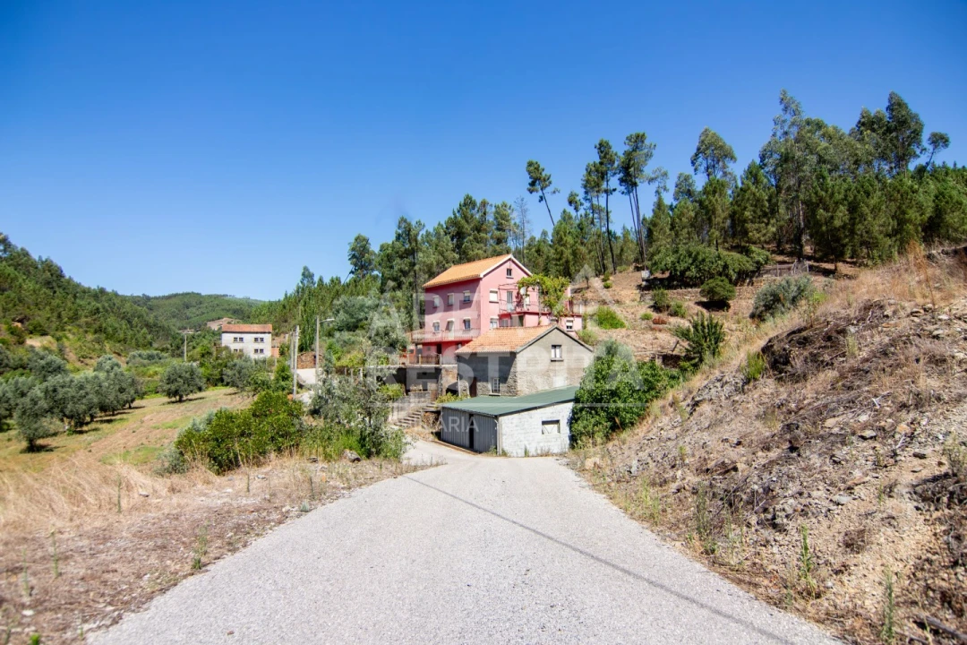 Moradia T6 para Venda em Cambas Foto 31