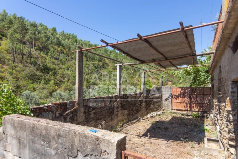 Moradia T6 para Venda em Cambas Foto 24