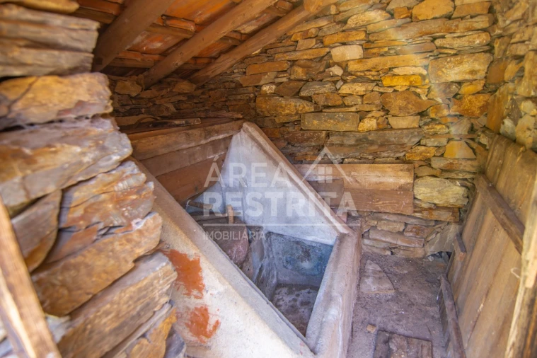 Moradia T6 para Venda em Cambas Foto 29