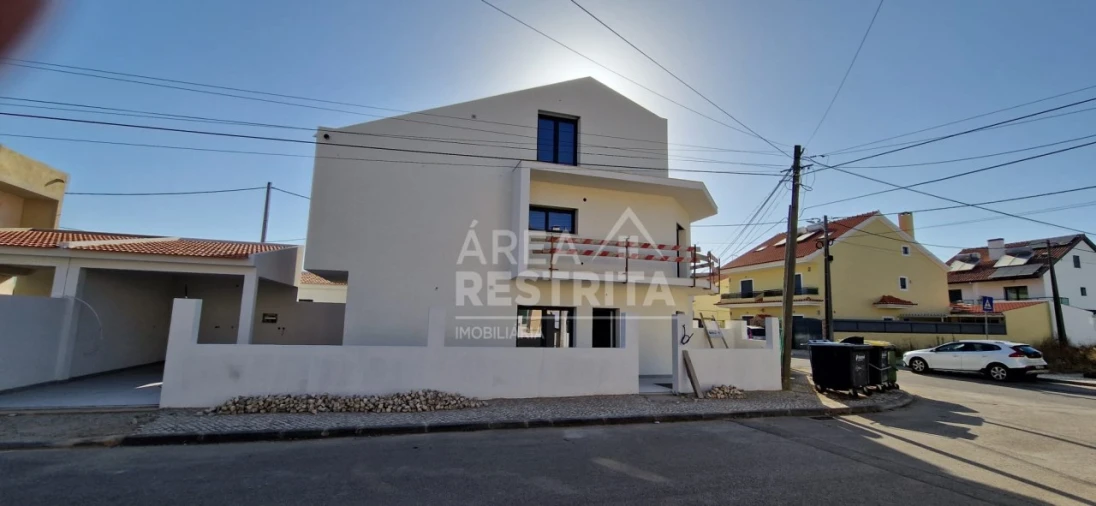 Quinta T3 para Venda em Quinta do Conde Foto 4