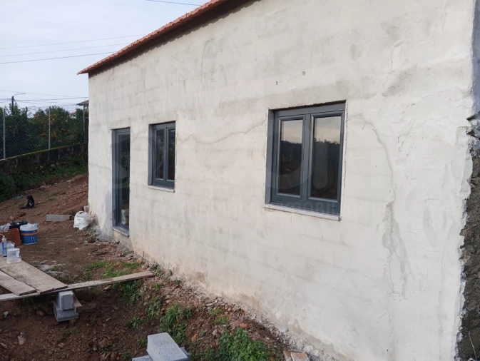 Moradia T1 para Venda em Ossela Foto 2