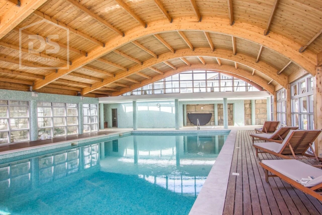 Moradia T5 para Venda em Canas de Senhorim Foto 3