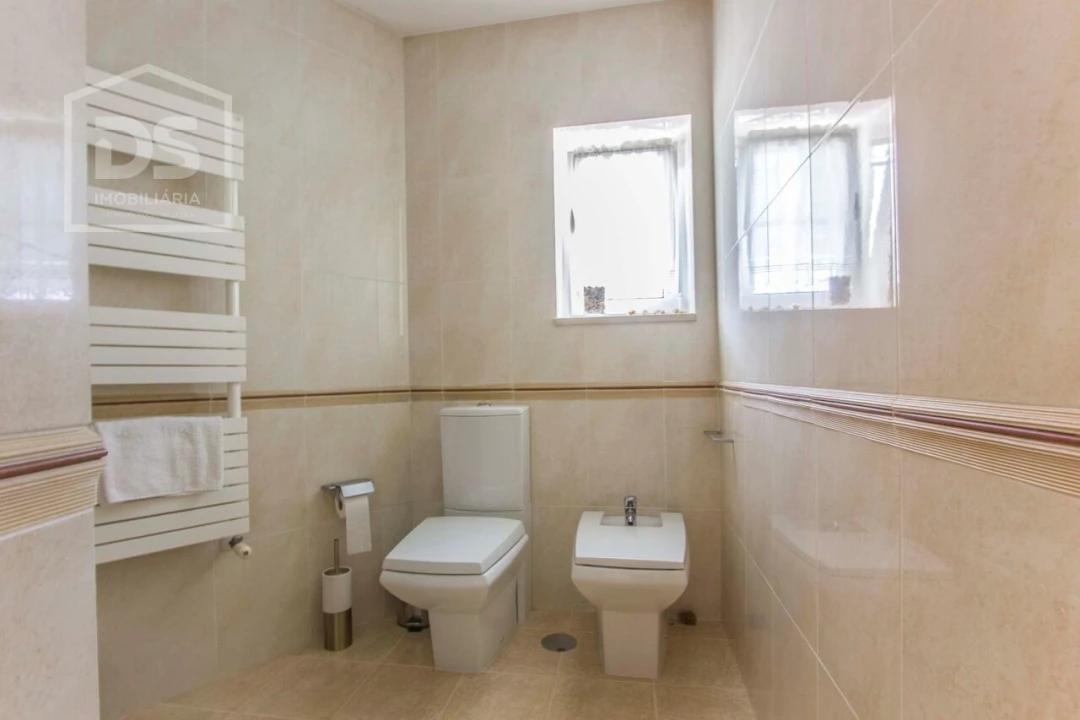 Moradia T5 para Venda em Canas de Senhorim Foto 40