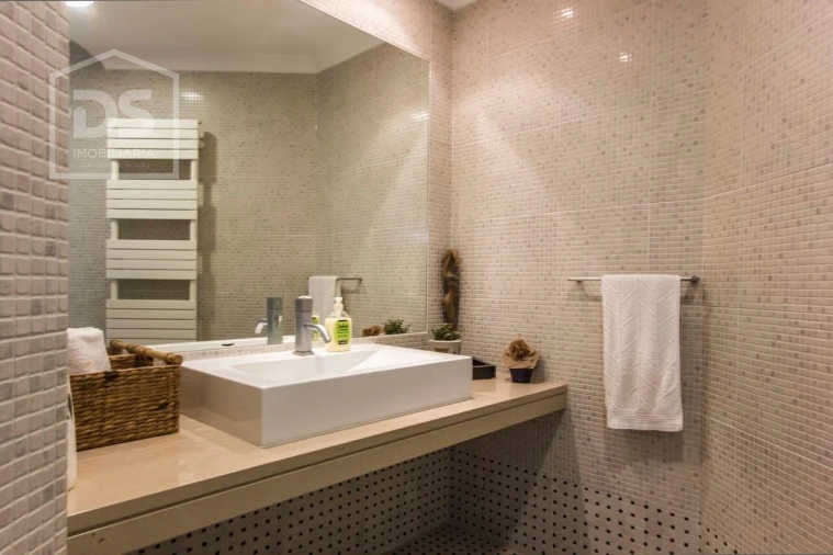 Moradia T5 para Venda em Canas de Senhorim Foto 32