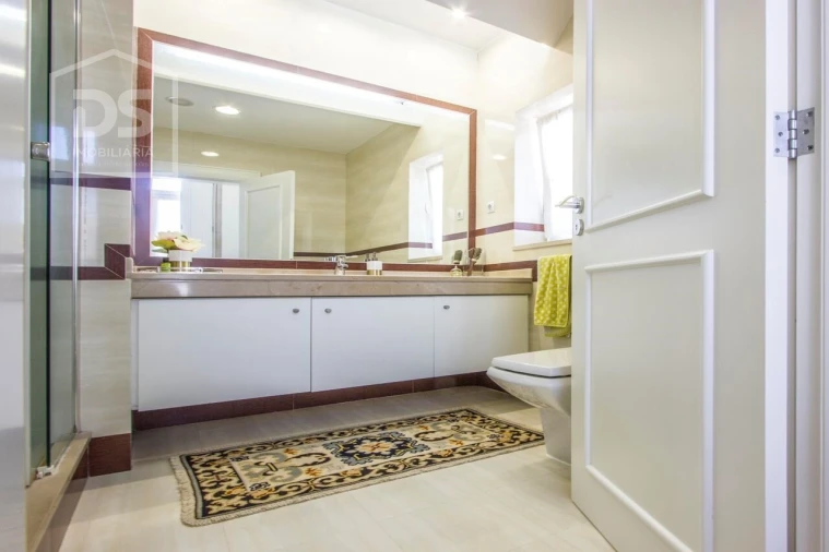 Moradia T5 para Venda em Canas de Senhorim Foto 39