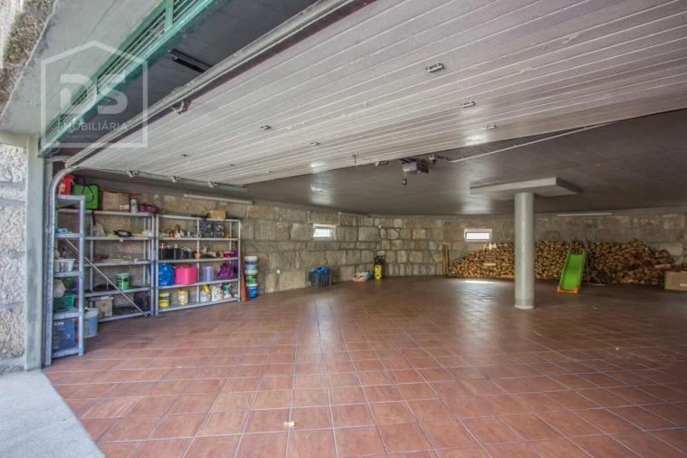 Moradia T5 para Venda em Canas de Senhorim Foto 38