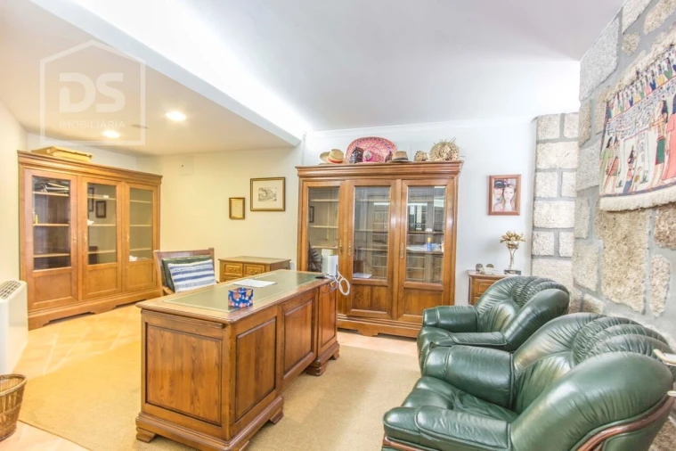 Moradia T5 para Venda em Canas de Senhorim Foto 20