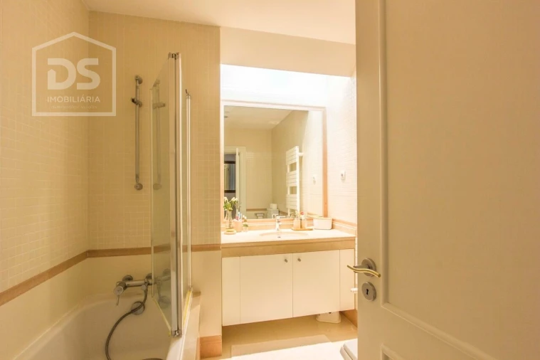 Moradia T5 para Venda em Canas de Senhorim Foto 28