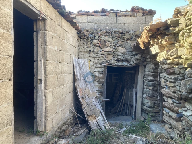 Moradia T0 para Venda em Eucisia, Gouveia e Valverde Foto 5