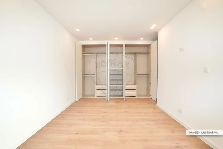 Apartamento T2 para Venda em Alverca do Ribatejo e Sobralinho Foto 17