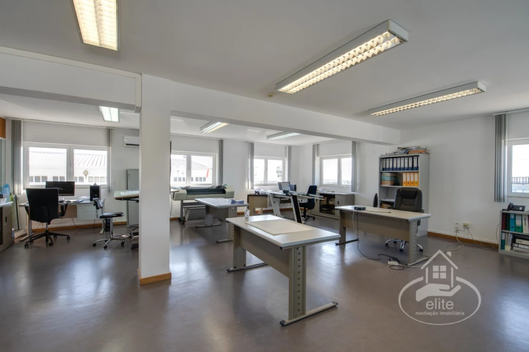 Prédio para Venda em Setubal (São Sebastião) Foto 15