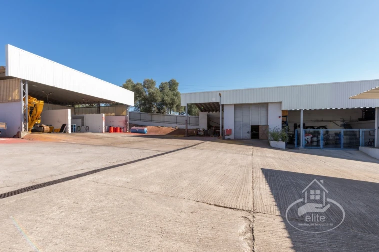 Prédio para Venda em Setubal (São Sebastião) Foto 32