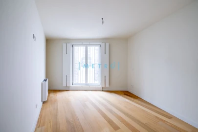 Apartamento T4 para Venda em Aldoar, Foz do Douro e Nevogilde