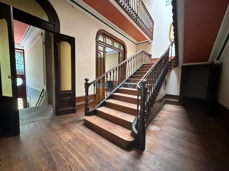 Prédio para Venda em Lordelo do Ouro e Massarelos Foto 8