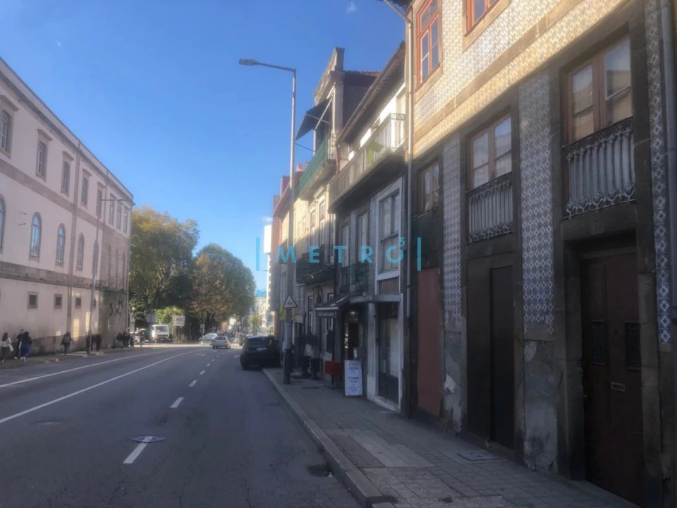 Prédio para Venda em Lordelo do Ouro e Massarelos Foto 2