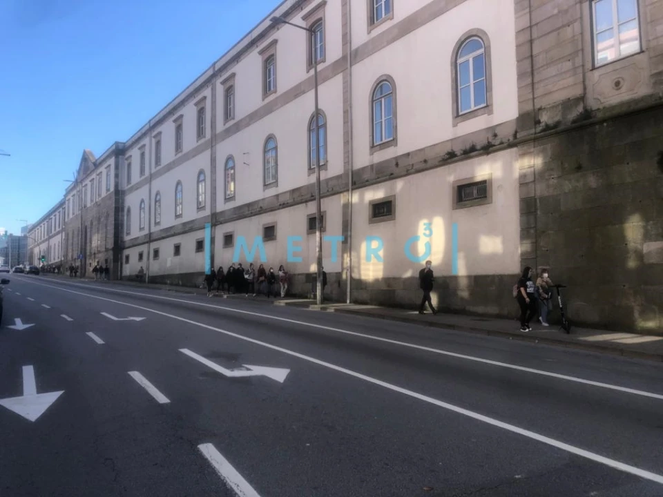 Prédio para Venda em Lordelo do Ouro e Massarelos Foto 5