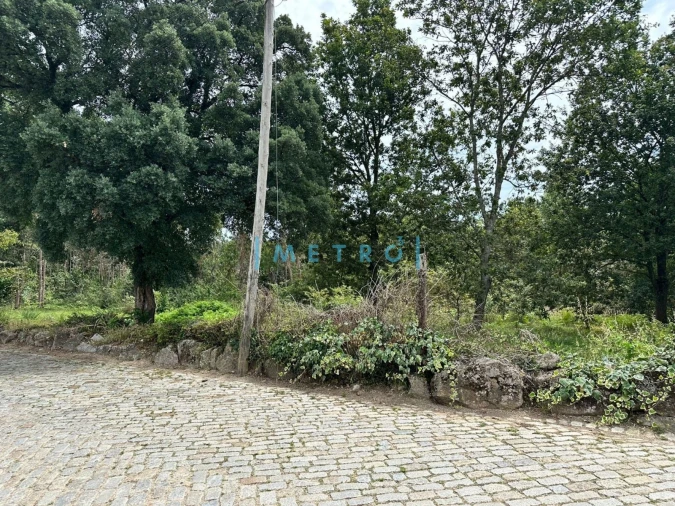 Terreno para Venda em Castêlo da Maia Foto 4