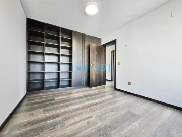 Apartamento T4 para Venda em Lordelo do Ouro e Massarelos