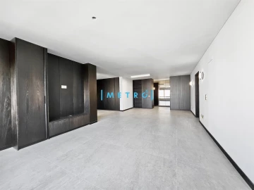 Apartamento T4 para Venda em Lordelo do Ouro e Massarelos