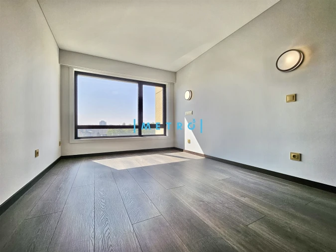 Apartamento T4 para Venda em Lordelo do Ouro e Massarelos Foto 7