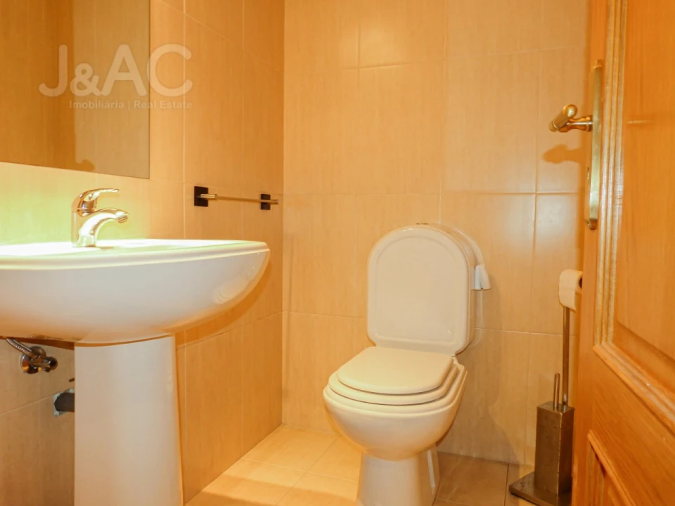 Apartamento T1 para Venda em Alcabideche Foto 10