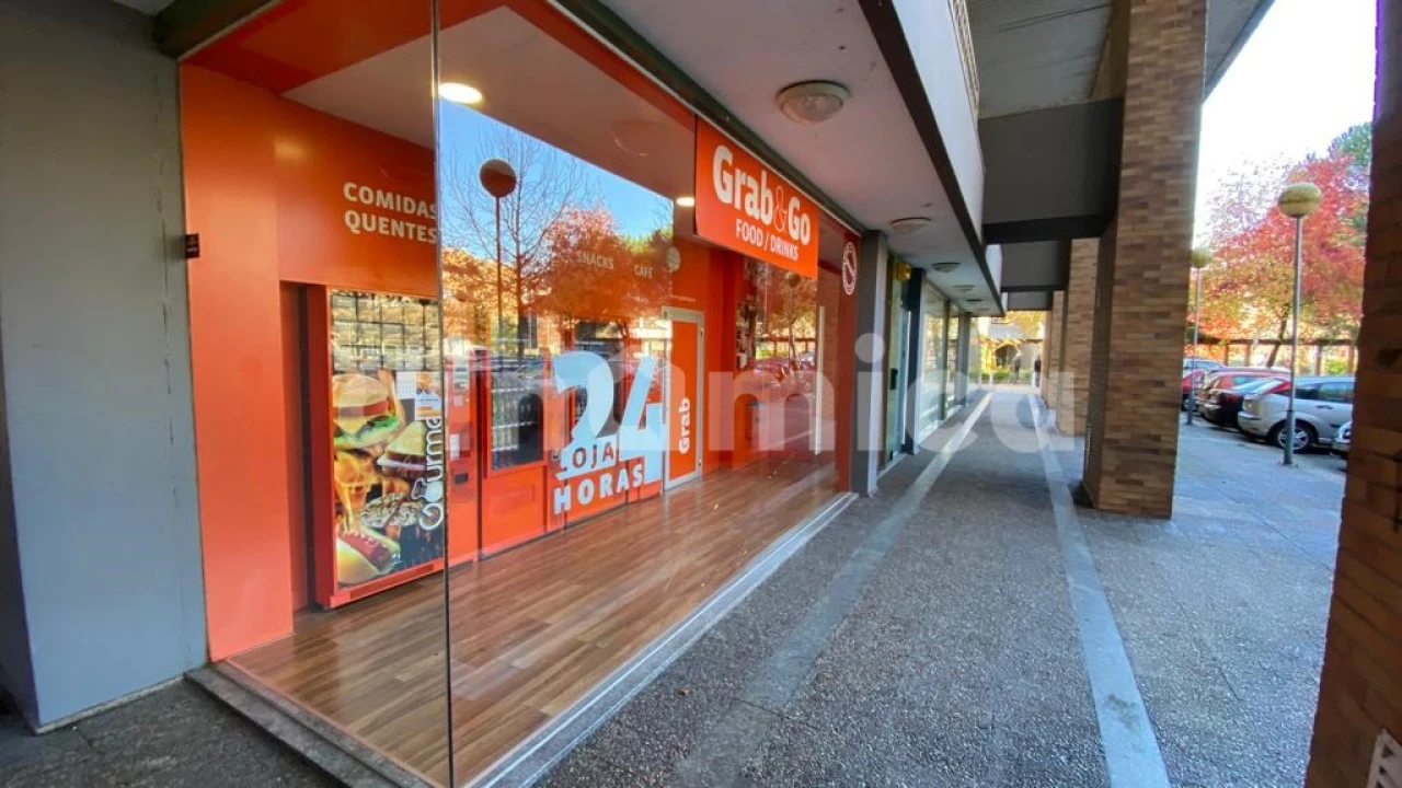 Loja para Venda em Vila Nova de Famalicão e Calendário Foto 1