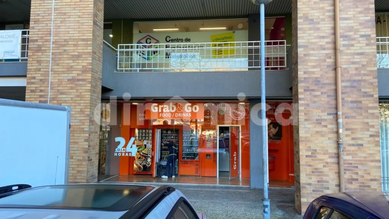 Loja para Venda em Vila Nova de Famalicão e Calendário Foto 2