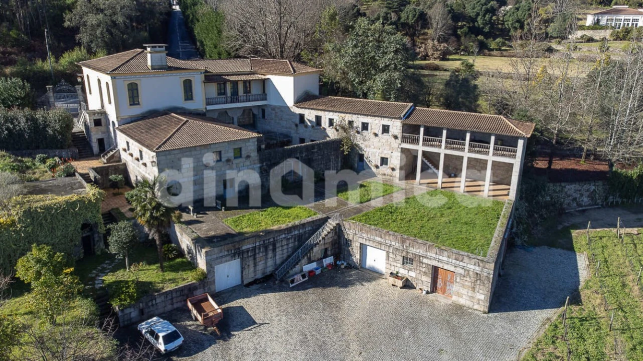 Quinta T4 para Venda em Cruz Foto 1