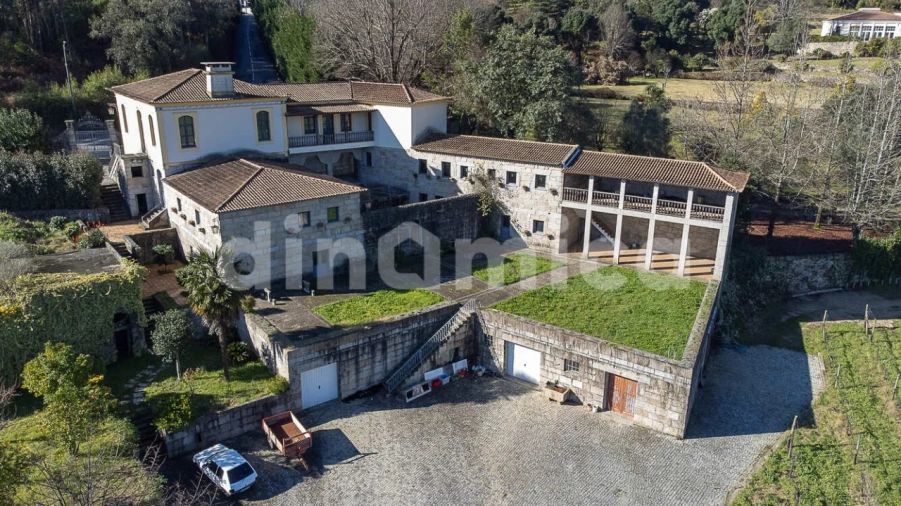 Quinta T4 para Venda em Cruz